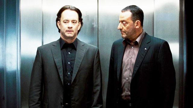 image de la news "Dans tous les films, il les a" : l'improbable cadeau de Jean Reno à Tom Hanks sur le tournage de Da Vinci Code il y a 20 ans