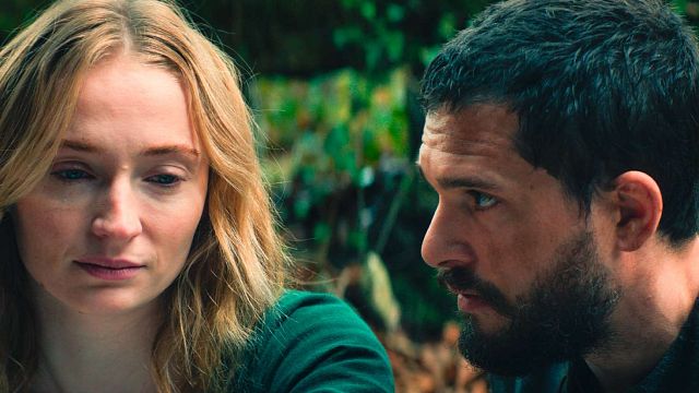 image de la news Premières images : 7 ans après la fin de Game of Thrones, Sophie Turner et Kit Harrington deviennent amants dans le remake de ce film culte