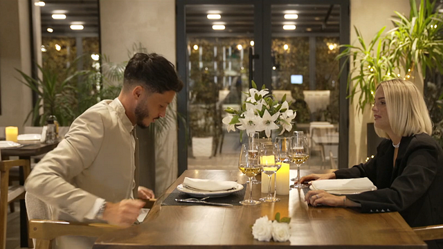 image de la news Mariés au premier regard : Mathieu et Julie au bord de la séparation après avoir quitté le dîner ? Ce qui vous attend lundi prochain