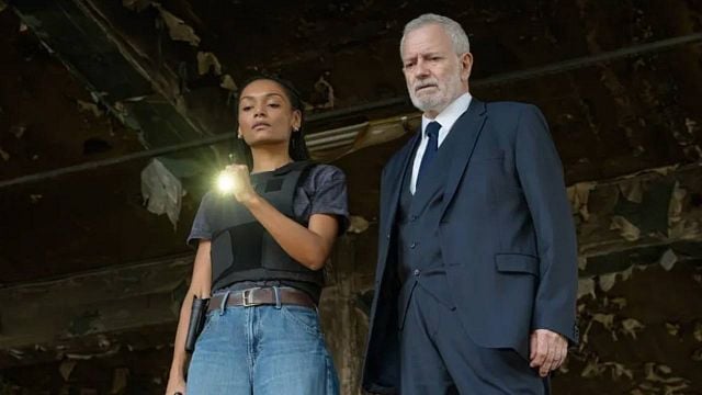 image de la news Zodiaque : avant même sa diffusion sur TF1, la saga thriller avec Francis Huster subit un sérieux revers