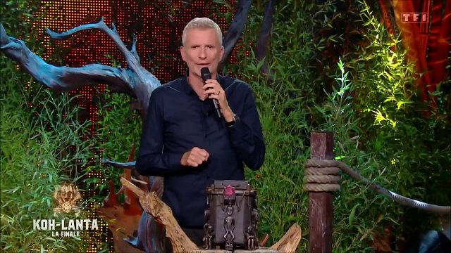 image de la news Koh-Lanta : Denis Brogniart commet une grosse maladresse envers Quentin en plein direct