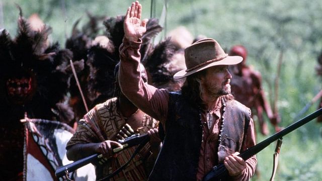 image de la news Ces Dents de la mer version savane avec Val Kilmer et Michael Douglas est invisible depuis plus de 25 ans, et c’est une vraie injustice