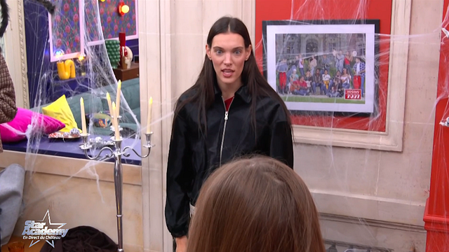image de la news Star Academy : "J'étais épuisée à le lire", Charlotte Cardin débarque au château... et hallucine sur un détail !