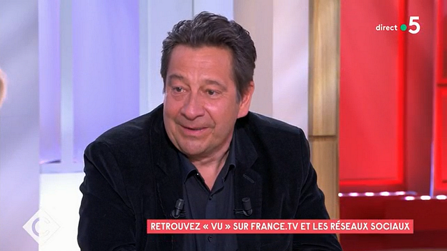image de la news "C'est pas du tout orienté..." : la petite pique de Laurent Gerra crée le malaise sur le plateau de C à vous