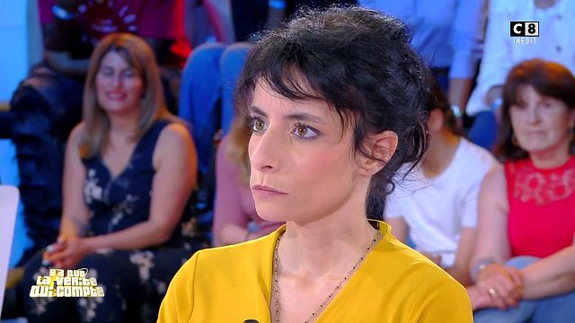 image de la news "Je le sentais", une candidate de Y’a que la vérité qui compte déclare sa flamme à son collègue… qui laisse le rideau fermé