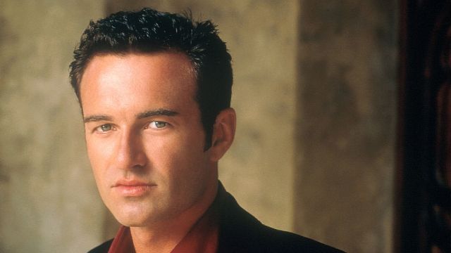 image de la news Mort de Julian McMahon : les chaînes bouleversent leurs programmes pour lui rendre hommage