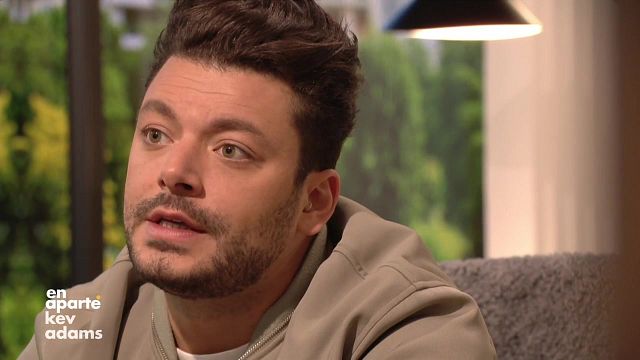 image de la news Kev Adams : cette célèbre artiste qui lui a "envoyé des messages véhéments"