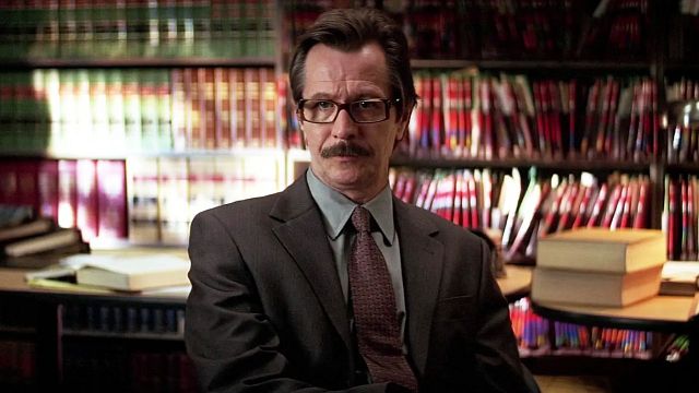 image de la news The Dark Knight : depuis 17 ans, ce détail à 16 minutes et 33 secondes du film échappe même aux plus grands fans