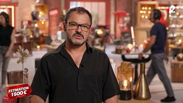 image de la news Affaire conclue : deux acheteurs s'étrillent pour un lot de chaises qui fait s'envoler les enchères (vidéo)