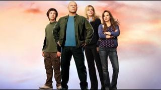 image de la news Deux épisodes en moins pour "No Ordinary Family"