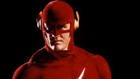 image de la news "The Flash" : le super-héros "original" John Wesley Shipp dans le spin-off d'"Arrow" !