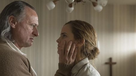 image de la news Emma Watson prisonnière de la secte de Colonia sur la première photo