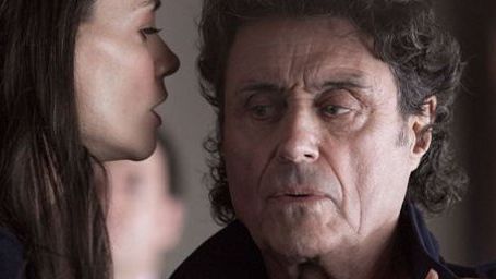 image de la news Game of Thrones : "C'est juste des seins et des dragons" déclare un Ian McShane en colère !