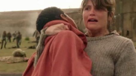 image de la news The Girl With All The Gifts : Gemma  Arterton en pleine invasion zombie dans la bande annonce
