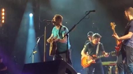 image de la news Retour vers le futur : l'apparition surprise de Michael J. Fox pendant un concert de Coldplay