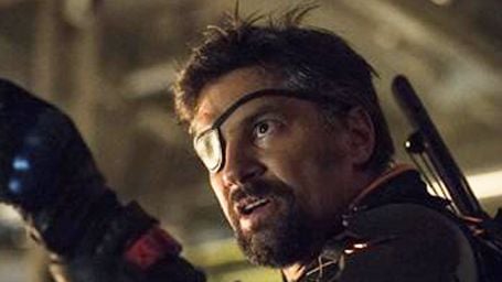 image de la news Arrow : Stephen Amell tease le retour de plusieurs personnages pour le 100ème épisode