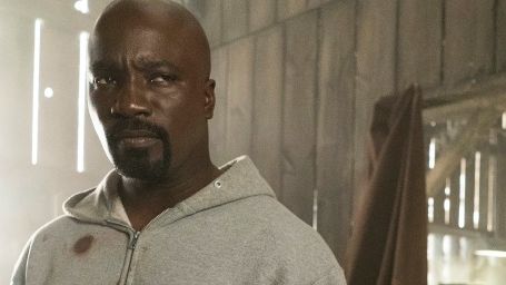 image de la news Luke Cage : L'origin story du super-héros, la référence à Iron Fist... Les moments forts de la saison 1 !