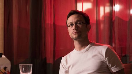 image de la news Joseph Gordon-Levitt est "Snowden" : 5 choses à savoir sur le biopic engagé d'Oliver Stone
