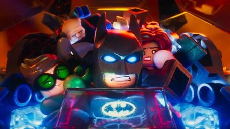 Lego Batman : Robin, Flash, Catwoman... entourent l'Homme Chauve-Souris sur l'affiche