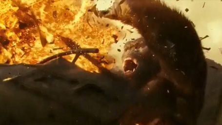 image de la news Skull Island : King Kong, irrité, fait tout exploser dans les spots TV