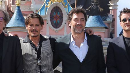 Pirates des Caraïbes 5 : Johnny Depp, Orlando Bloom et Javier Bardem à l'abordage de Disneyland Paris ! 