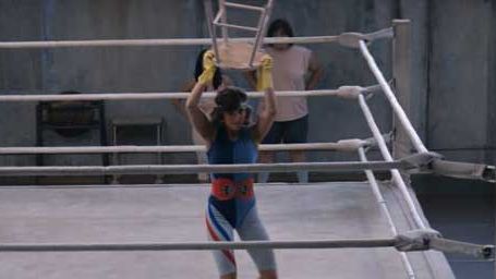 image de la news Alison Brie se la joue catcheuse dans la bande-annonce de GLOW