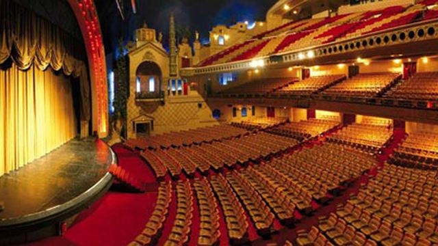 Insolite : Le Grand Rex vend ses fauteuils aux amateurs de cinéma et de récup !
