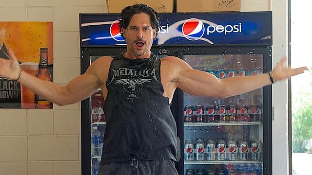image de la news Deathstroke : première photo de Joe Manganiello en costume
