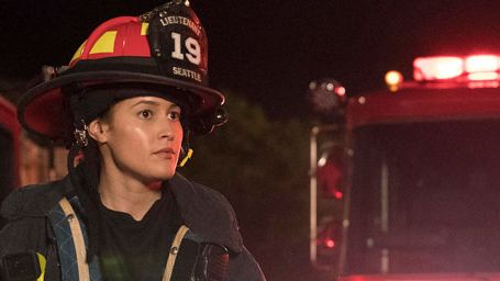 image de la news Grey's Anatomy : qui est Jaina Lee Ortiz, l'héroïne du spin-off sur le quotidien des pompiers  ? 