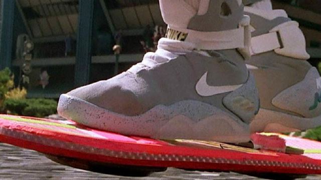 Retour vers le futur : la chaussure gauche de Marty McFly vendue aux enchères à 92 000 $