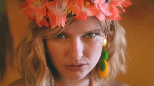 image de la news L'Amour est une fête : gros plan sur la révélation Camille Razat 