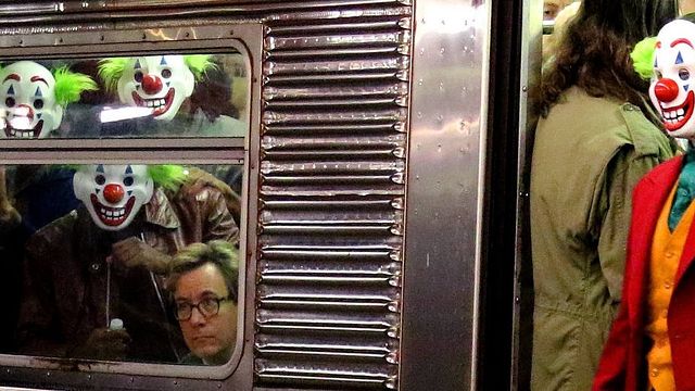image de la news Joker : Joaquin Phoenix terrorise le métro new-yorkais dans les nouvelles photos de tournage