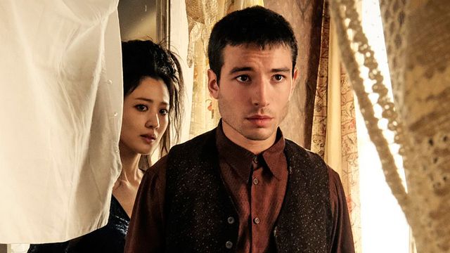 image de la news Les Animaux fantastiques : Ezra Miller réagit à la révélation qui divise les fans d'Harry Potter [SPOILERS]