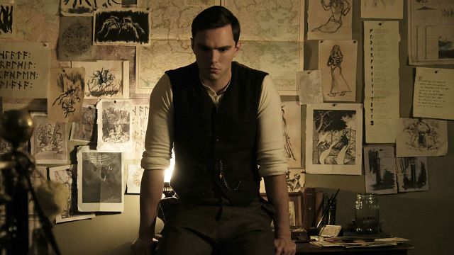 image de la news Le Seigneur des anneaux : Nicholas Hoult est Tolkien dans la première bande-annonce du biopic