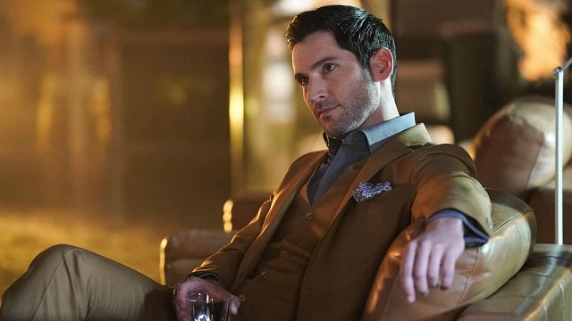 image de la news Lucifer saison 3 : Tom Ellis annonce la date d'arrivée sur Netflix  