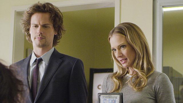 image de la news Esprits criminels : Reid et JJ en couple dans la saison 15 ? On a la réponse