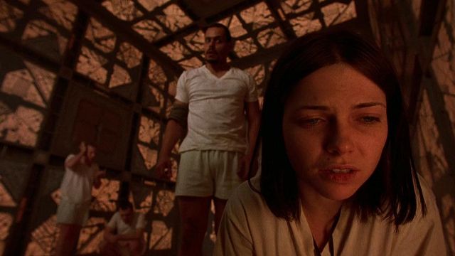 image de la news Cube sur Netflix : la légende urbaine autour de la fin alternative
