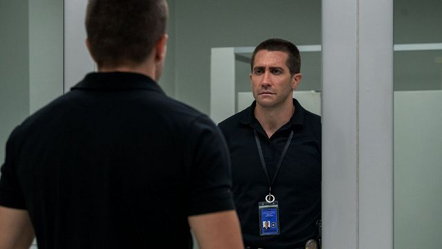 image de la news Bande-annonce The Guilty sur Netflix : Jake Gyllenhaal en opérateur tourmenté dans le remake du film danois
