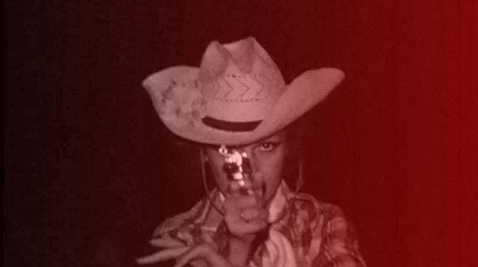 Photo du film Derrière les drapeaux, le soleil