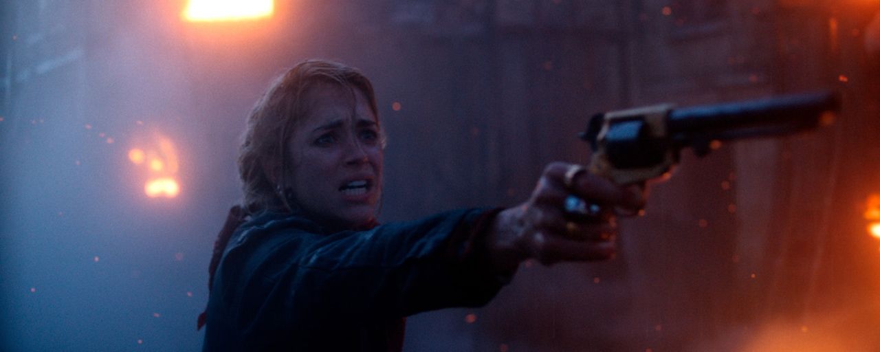 Alice Isaaz dans Apaches