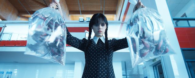 Jenna Ortega dans la peau de Mercredi Addams.