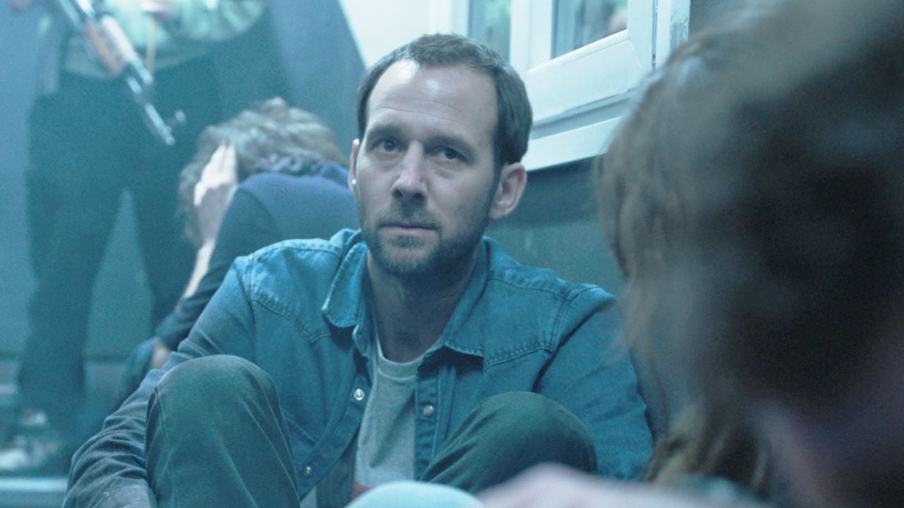 Des Vivants sur France 2 : “J’ai essuyé beaucoup de refus”... Le réalisateur explique pourquoi il a choisi de montrer le visage des terroristes