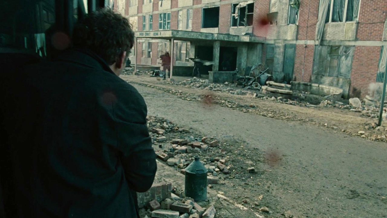 On voit ici les petites tâches de sang sur l'objectif