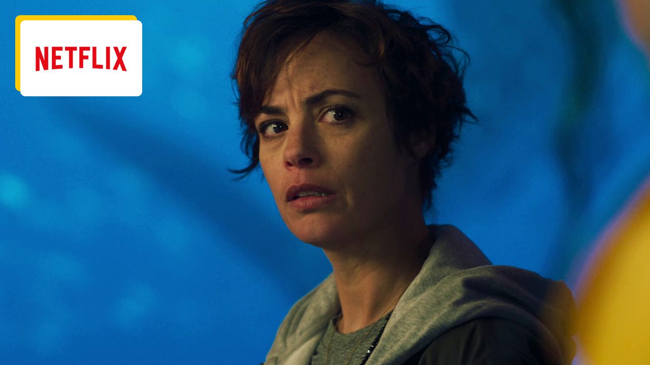 Under the Seine… or under the Loire?  17 minutes and 10 seconds into Netflix’s shark movie, there’s a major twist hidden!