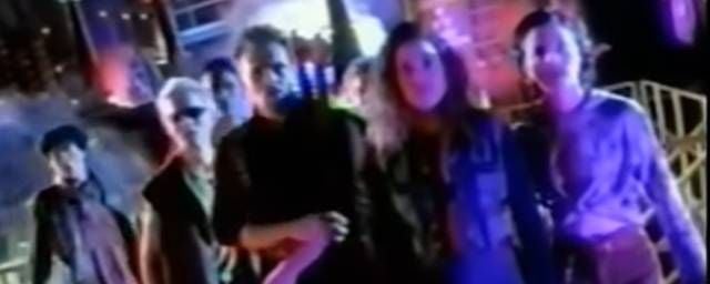 L'équipe (floue, car notre source est en 480p)