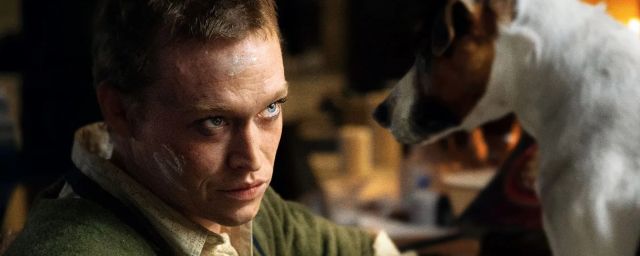Caleb Landry-Jones dans “Dogman” (2023)