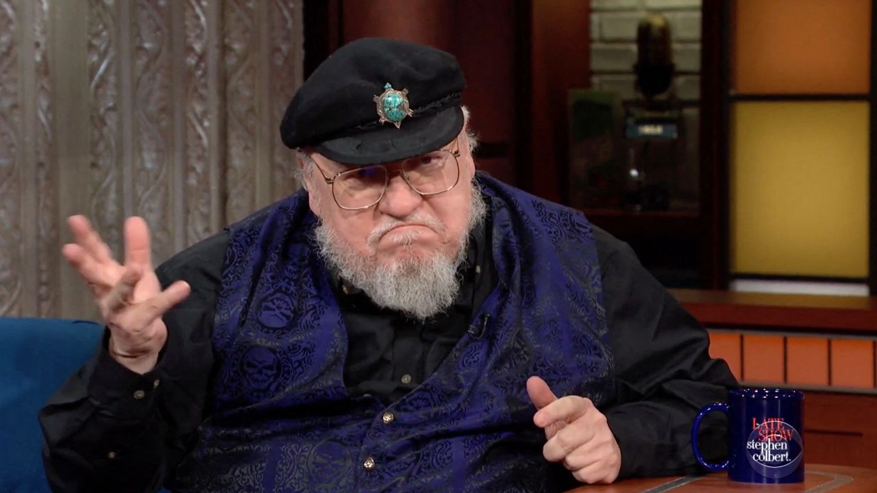  George R.R. Martin sur le plateau de l'émission 