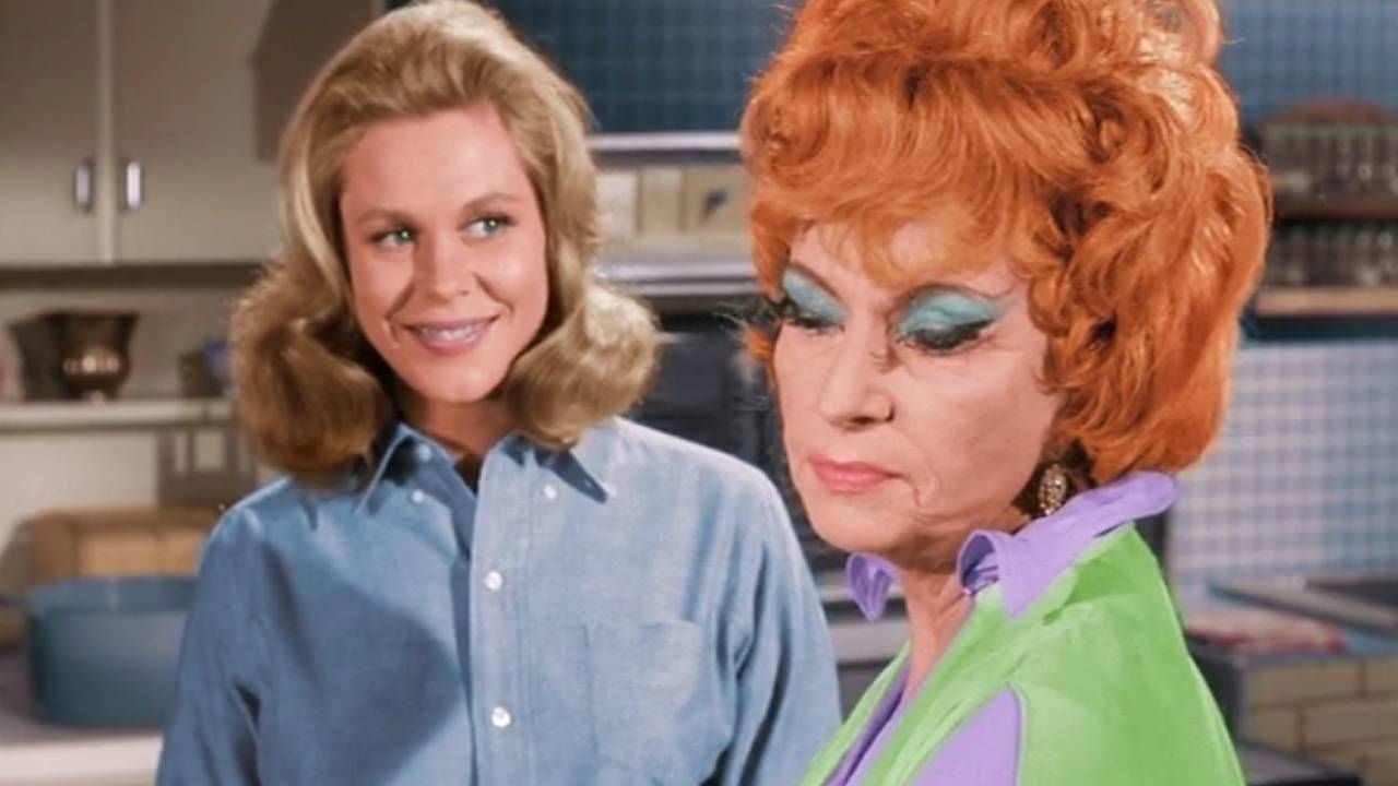 Elizabeth Montgomery (Sam) et Agnes Moorehead (Endora)
