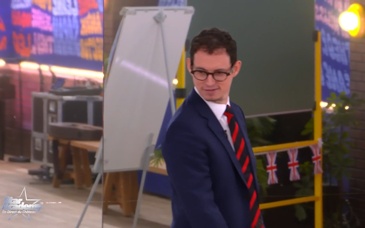 Monsieur Prof donne son premier cours d'anglais aux stars académiciens !