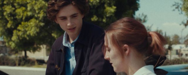 Timothée Chalamet et Saoirse Ronan dans 